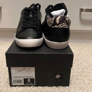 NWT Black leather women’s shoe